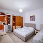 Kevin's * Saranda