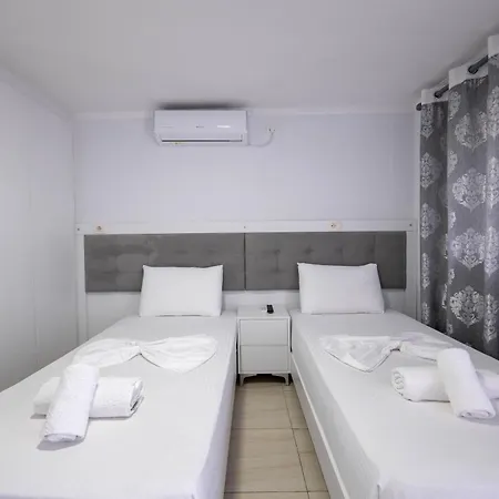 Kevin's * Sarandë