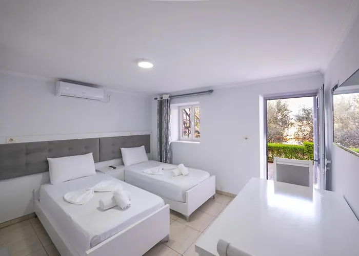 Kevin's * Sarandë