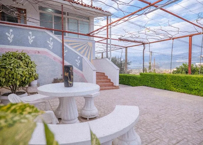 Kevin's * Sarandë